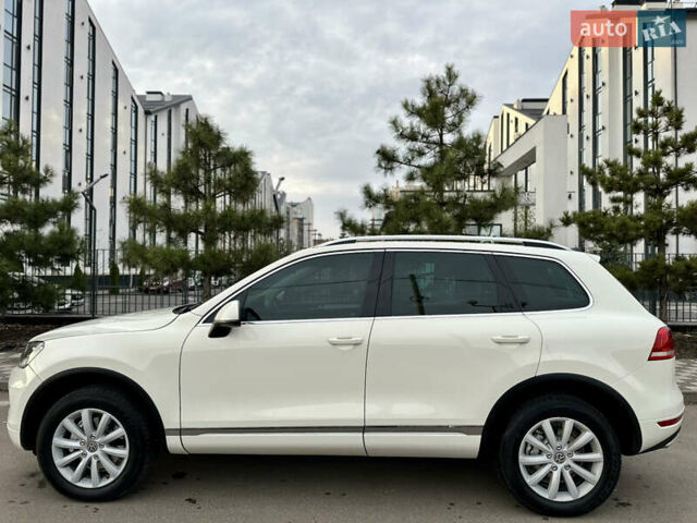 Белый Фольксваген Туарег, объемом двигателя 3 л и пробегом 217 тыс. км за 14650 $, фото 3 на Automoto.ua