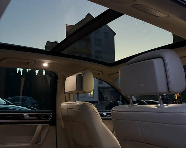 Белый Фольксваген Туарег, объемом двигателя 3.6 л и пробегом 296 тыс. км за 12900 $, фото 29 на Automoto.ua