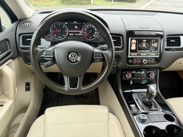 Белый Фольксваген Туарег, объемом двигателя 3 л и пробегом 189 тыс. км за 17450 $, фото 10 на Automoto.ua