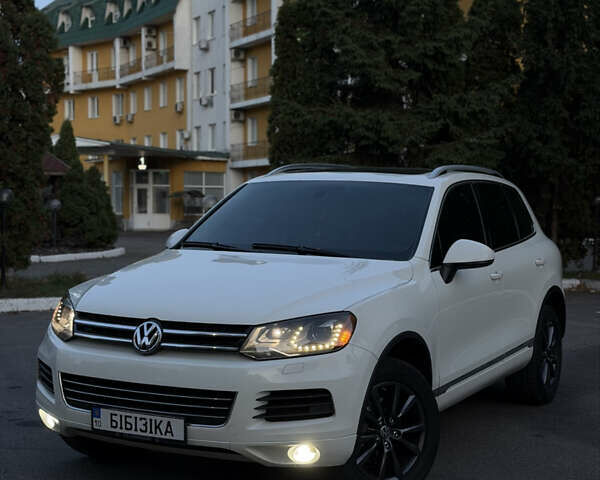 Белый Фольксваген Туарег, объемом двигателя 3.6 л и пробегом 296 тыс. км за 12900 $, фото 2 на Automoto.ua