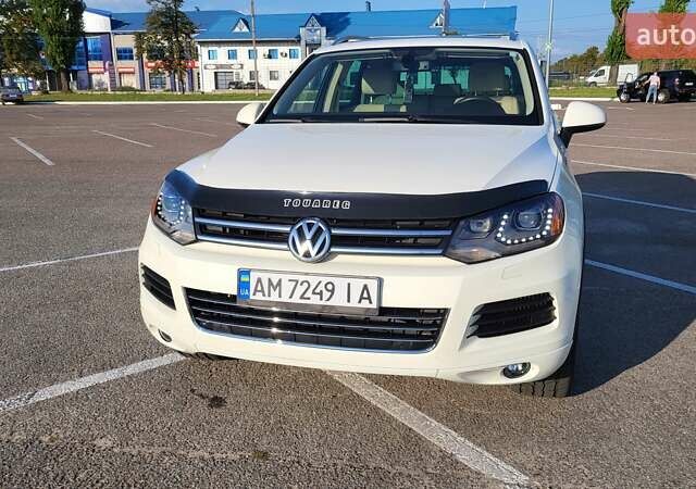 Белый Фольксваген Туарег, объемом двигателя 2.97 л и пробегом 320 тыс. км за 15400 $, фото 1 на Automoto.ua