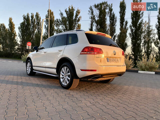 Белый Фольксваген Туарег, объемом двигателя 2.97 л и пробегом 136 тыс. км за 15555 $, фото 4 на Automoto.ua