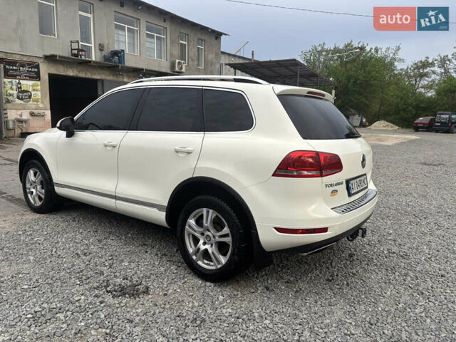 Білий Фольксваген Туарег, об'ємом двигуна 2.97 л та пробігом 296 тис. км за 16800 $, фото 7 на Automoto.ua