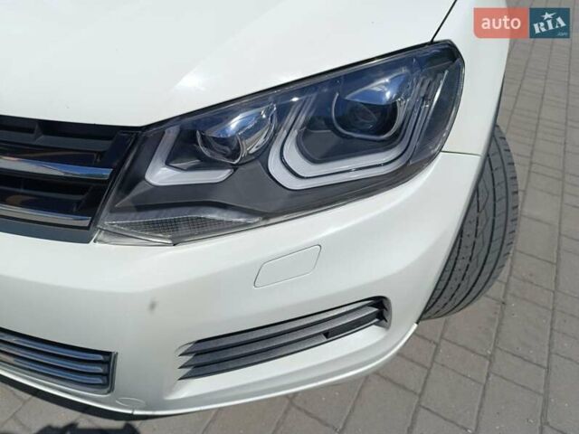 Белый Фольксваген Туарег, объемом двигателя 2.97 л и пробегом 250 тыс. км за 19000 $, фото 21 на Automoto.ua