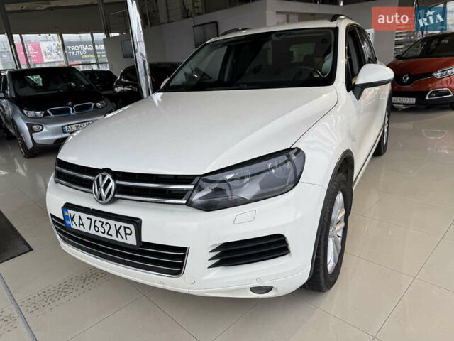 Белый Фольксваген Туарег, объемом двигателя 3.6 л и пробегом 280 тыс. км за 14500 $, фото 1 на Automoto.ua