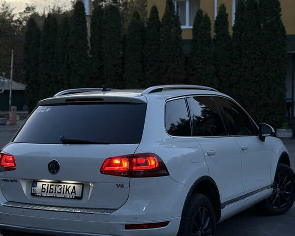 Белый Фольксваген Туарег, объемом двигателя 3.6 л и пробегом 296 тыс. км за 12900 $, фото 12 на Automoto.ua