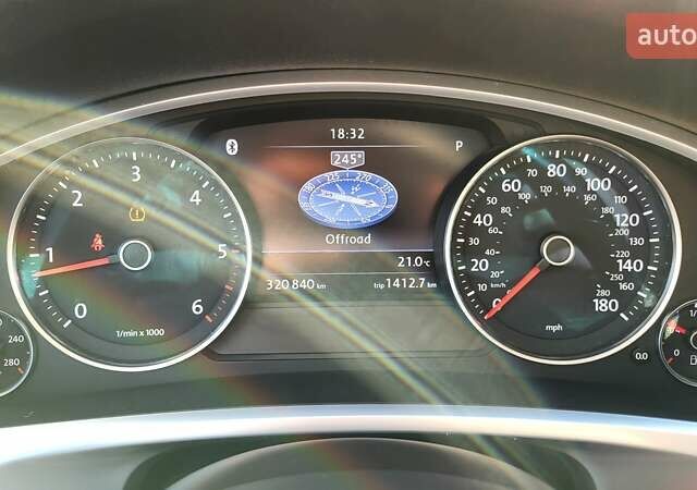 Белый Фольксваген Туарег, объемом двигателя 2.97 л и пробегом 320 тыс. км за 15400 $, фото 32 на Automoto.ua