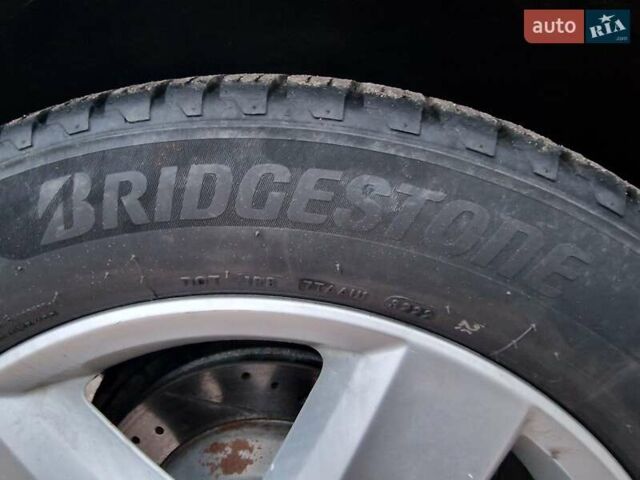 Белый Фольксваген Туарег, объемом двигателя 2.97 л и пробегом 240 тыс. км за 17900 $, фото 38 на Automoto.ua