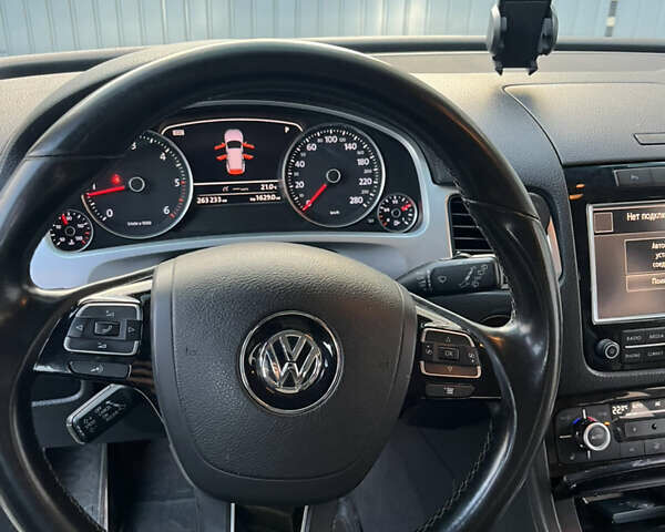 Белый Фольксваген Туарег, объемом двигателя 2.97 л и пробегом 262 тыс. км за 18500 $, фото 9 на Automoto.ua