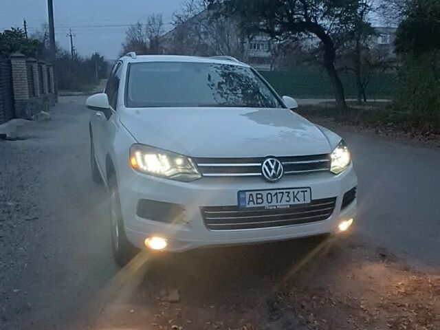 Белый Фольксваген Туарег, объемом двигателя 3 л и пробегом 289 тыс. км за 17500 $, фото 2 на Automoto.ua
