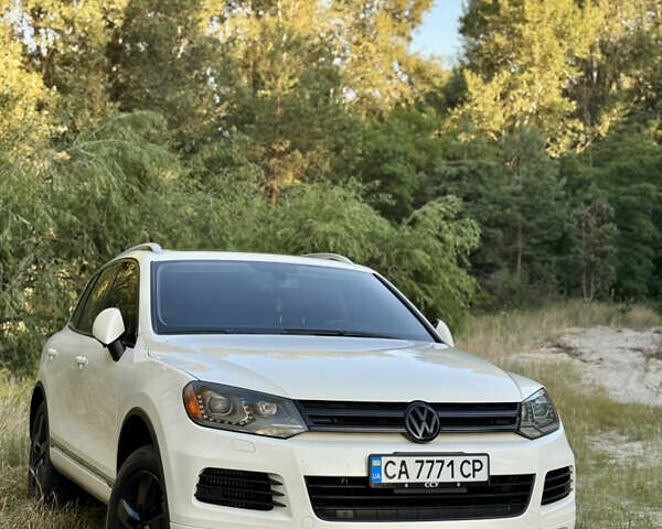 Білий Фольксваген Туарег, об'ємом двигуна 2.97 л та пробігом 298 тис. км за 19000 $, фото 19 на Automoto.ua