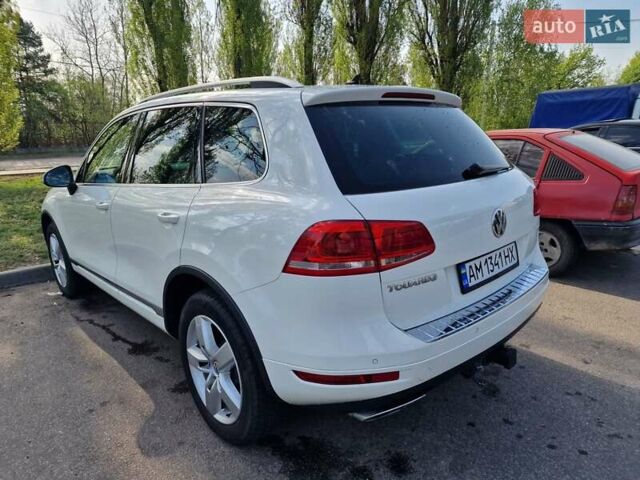 Белый Фольксваген Туарег, объемом двигателя 2.97 л и пробегом 240 тыс. км за 17900 $, фото 4 на Automoto.ua