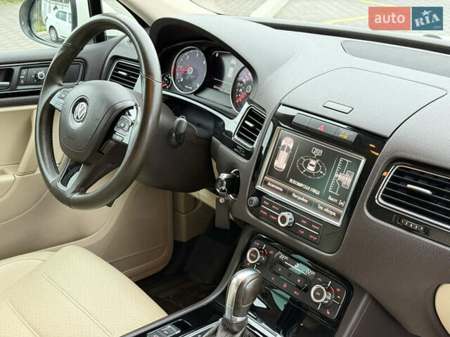 Белый Фольксваген Туарег, объемом двигателя 2.97 л и пробегом 189 тыс. км за 17450 $, фото 39 на Automoto.ua
