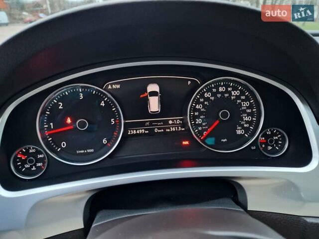 Белый Фольксваген Туарег, объемом двигателя 2.97 л и пробегом 240 тыс. км за 17900 $, фото 19 на Automoto.ua