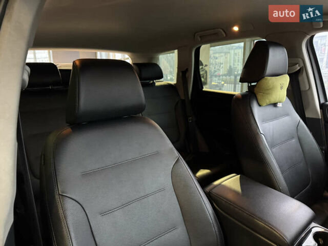 Белый Фольксваген Туарег, объемом двигателя 3.6 л и пробегом 280 тыс. км за 14500 $, фото 20 на Automoto.ua