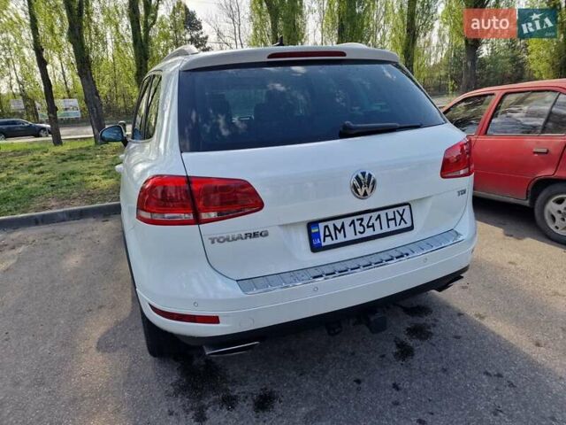 Белый Фольксваген Туарег, объемом двигателя 2.97 л и пробегом 240 тыс. км за 17900 $, фото 5 на Automoto.ua