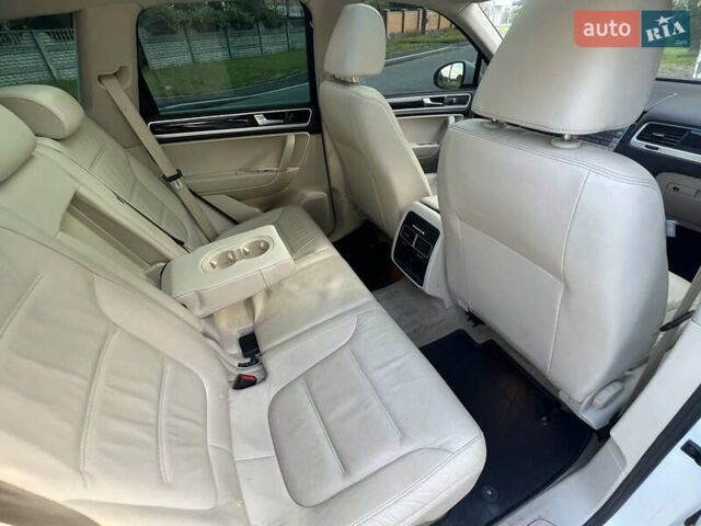 Белый Фольксваген Туарег, объемом двигателя 3.6 л и пробегом 181 тыс. км за 17770 $, фото 14 на Automoto.ua