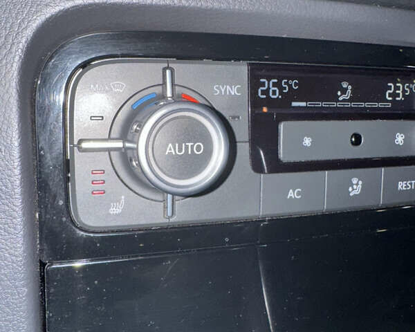 Белый Фольксваген Туарег, объемом двигателя 3.6 л и пробегом 280 тыс. км за 14500 $, фото 18 на Automoto.ua