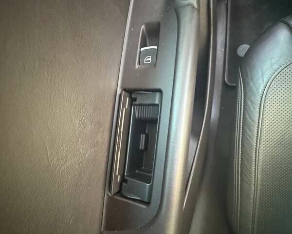 Білий Фольксваген Туарег, об'ємом двигуна 2.97 л та пробігом 365 тис. км за 15999 $, фото 8 на Automoto.ua