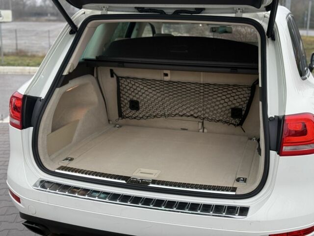 Белый Фольксваген Туарег, объемом двигателя 3 л и пробегом 189 тыс. км за 17450 $, фото 20 на Automoto.ua