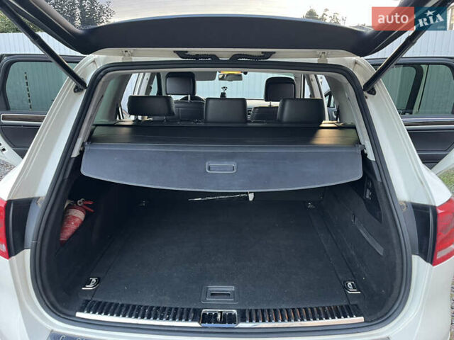 Белый Фольксваген Туарег, объемом двигателя 2.97 л и пробегом 262 тыс. км за 18500 $, фото 26 на Automoto.ua