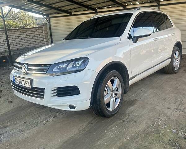 Білий Фольксваген Туарег, об'ємом двигуна 2.97 л та пробігом 250 тис. км за 15500 $, фото 1 на Automoto.ua