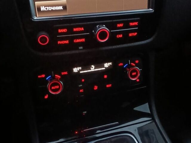 Белый Фольксваген Туарег, объемом двигателя 3 л и пробегом 289 тыс. км за 17500 $, фото 6 на Automoto.ua