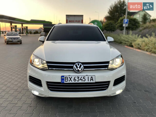 Белый Фольксваген Туарег, объемом двигателя 2.97 л и пробегом 136 тыс. км за 15555 $, фото 59 на Automoto.ua