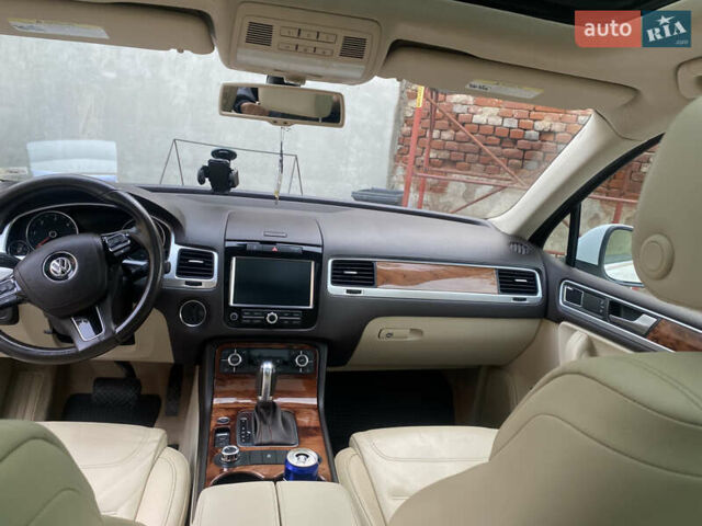 Белый Фольксваген Туарег, объемом двигателя 2.97 л и пробегом 340 тыс. км за 17700 $, фото 4 на Automoto.ua