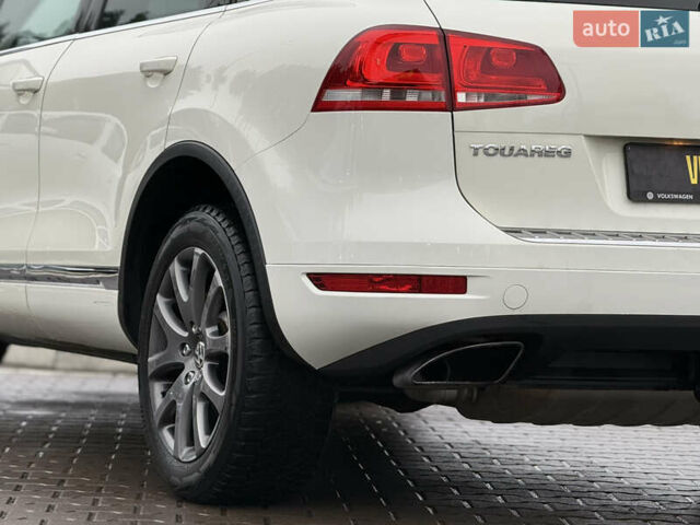 Белый Фольксваген Туарег, объемом двигателя 2.97 л и пробегом 189 тыс. км за 17450 $, фото 18 на Automoto.ua