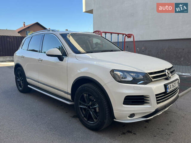 Белый Фольксваген Туарег, объемом двигателя 2.97 л и пробегом 262 тыс. км за 18500 $, фото 1 на Automoto.ua