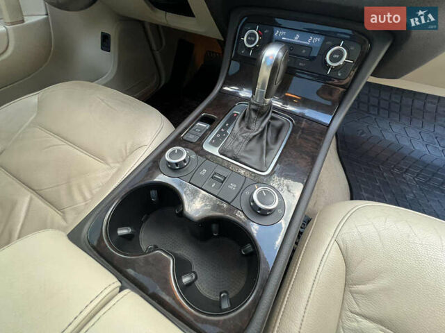 Белый Фольксваген Туарег, объемом двигателя 3.6 л и пробегом 181 тыс. км за 17770 $, фото 34 на Automoto.ua