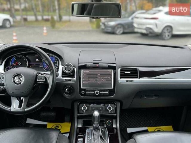 Белый Фольксваген Туарег, объемом двигателя 3 л и пробегом 269 тыс. км за 21700 $, фото 14 на Automoto.ua