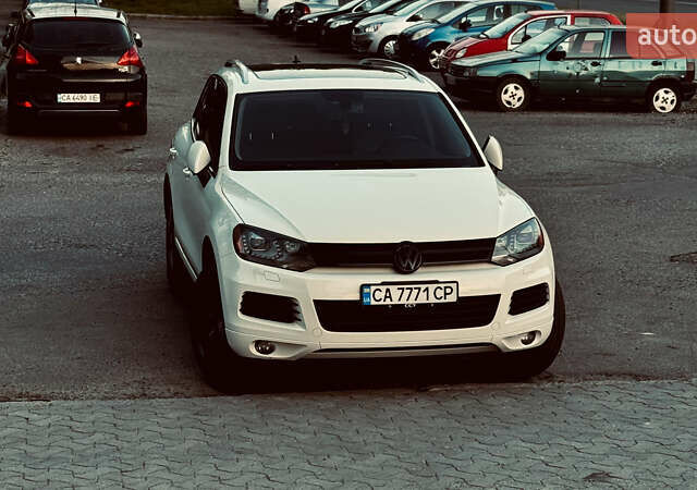 Білий Фольксваген Туарег, об'ємом двигуна 2.97 л та пробігом 298 тис. км за 19000 $, фото 21 на Automoto.ua