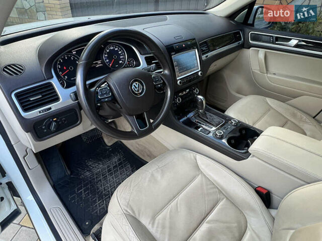 Белый Фольксваген Туарег, объемом двигателя 3.6 л и пробегом 181 тыс. км за 17770 $, фото 11 на Automoto.ua