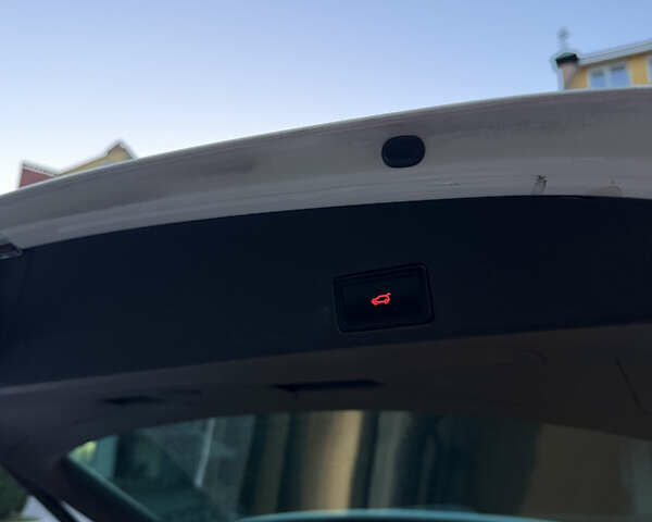 Белый Фольксваген Туарег, объемом двигателя 3.6 л и пробегом 296 тыс. км за 12900 $, фото 45 на Automoto.ua