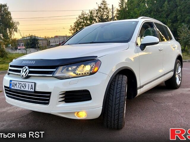 Білий Фольксваген Туарег, об'ємом двигуна 3 л та пробігом 320 тис. км за 15400 $, фото 2 на Automoto.ua