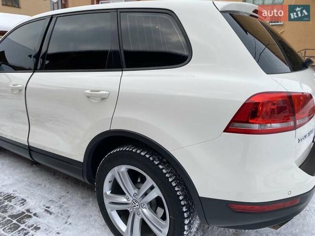 Белый Фольксваген Туарег, объемом двигателя 3 л и пробегом 290 тыс. км за 17999 $, фото 19 на Automoto.ua