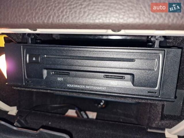 Белый Фольксваген Туарег, объемом двигателя 2.97 л и пробегом 240 тыс. км за 17900 $, фото 39 на Automoto.ua