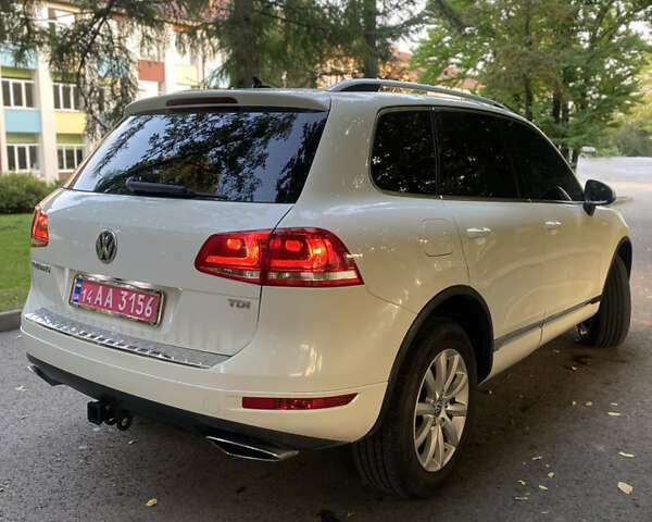 Белый Фольксваген Туарег, объемом двигателя 3 л и пробегом 260 тыс. км за 15200 $, фото 4 на Automoto.ua