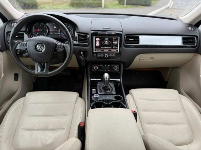 Белый Фольксваген Туарег, объемом двигателя 3 л и пробегом 189 тыс. км за 17450 $, фото 9 на Automoto.ua