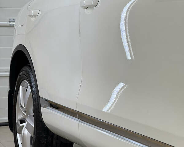 Белый Фольксваген Туарег, объемом двигателя 2.97 л и пробегом 3 тыс. км за 19000 $, фото 13 на Automoto.ua