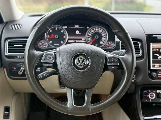 Белый Фольксваген Туарег, объемом двигателя 3 л и пробегом 189 тыс. км за 17450 $, фото 15 на Automoto.ua