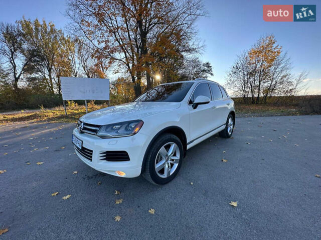 Белый Фольксваген Туарег, объемом двигателя 2.97 л и пробегом 269 тыс. км за 18500 $, фото 3 на Automoto.ua