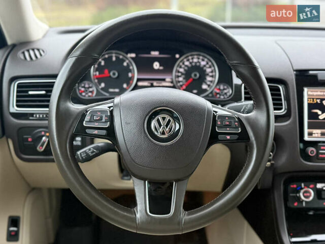 Белый Фольксваген Туарег, объемом двигателя 2.97 л и пробегом 189 тыс. км за 17450 $, фото 29 на Automoto.ua