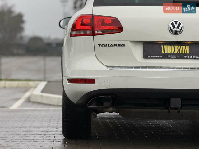 Белый Фольксваген Туарег, объемом двигателя 2.97 л и пробегом 189 тыс. км за 17450 $, фото 20 на Automoto.ua