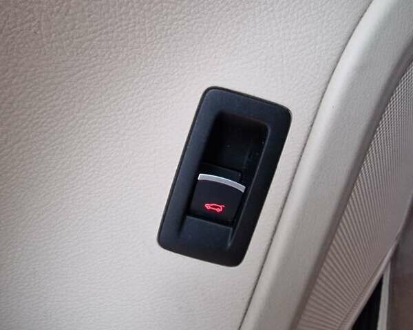 Белый Фольксваген Туарег, объемом двигателя 2.97 л и пробегом 240 тыс. км за 17900 $, фото 14 на Automoto.ua