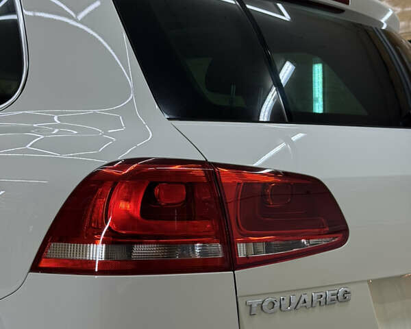 Белый Фольксваген Туарег, объемом двигателя 2.97 л и пробегом 3 тыс. км за 19000 $, фото 14 на Automoto.ua