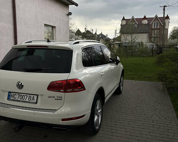 Белый Фольксваген Туарег, объемом двигателя 2.97 л и пробегом 221 тыс. км за 18500 $, фото 9 на Automoto.ua