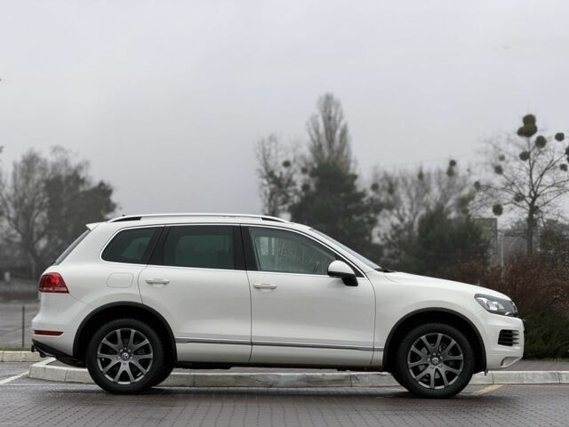 Белый Фольксваген Туарег, объемом двигателя 3 л и пробегом 189 тыс. км за 17450 $, фото 4 на Automoto.ua